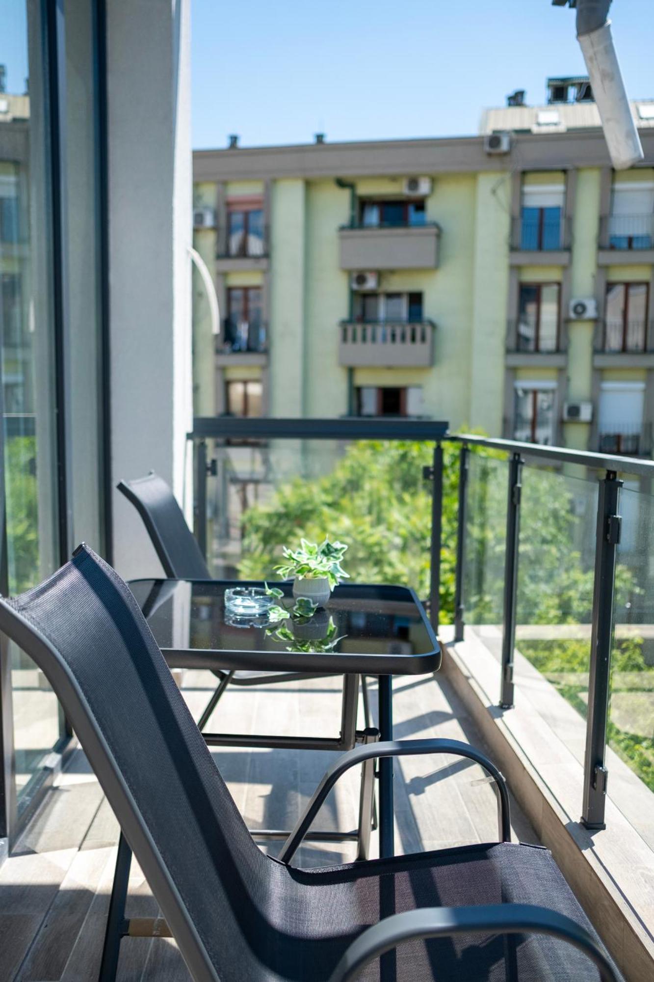 Home Art Apartments Skopje Ngoại thất bức ảnh