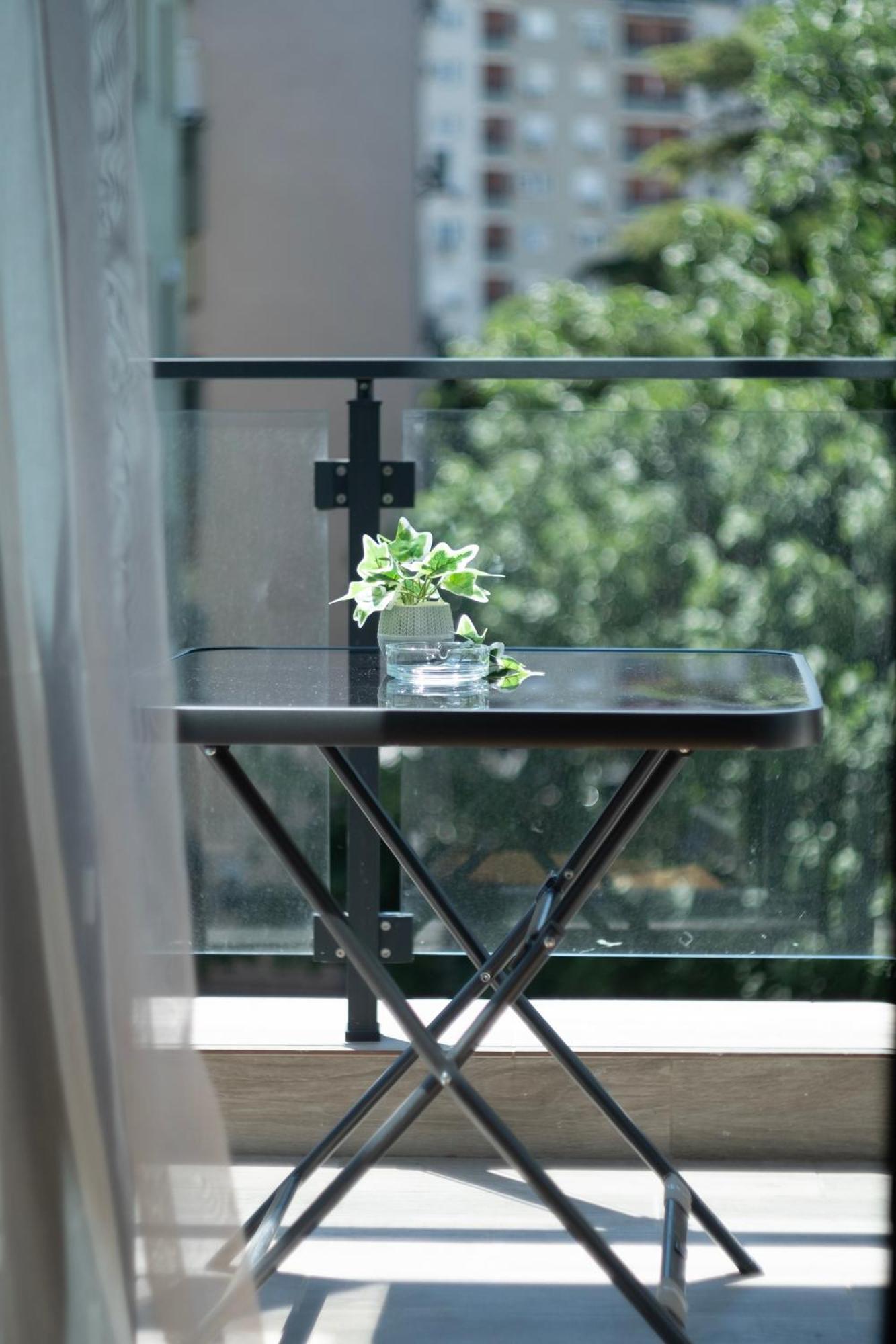 Home Art Apartments Skopje Ngoại thất bức ảnh
