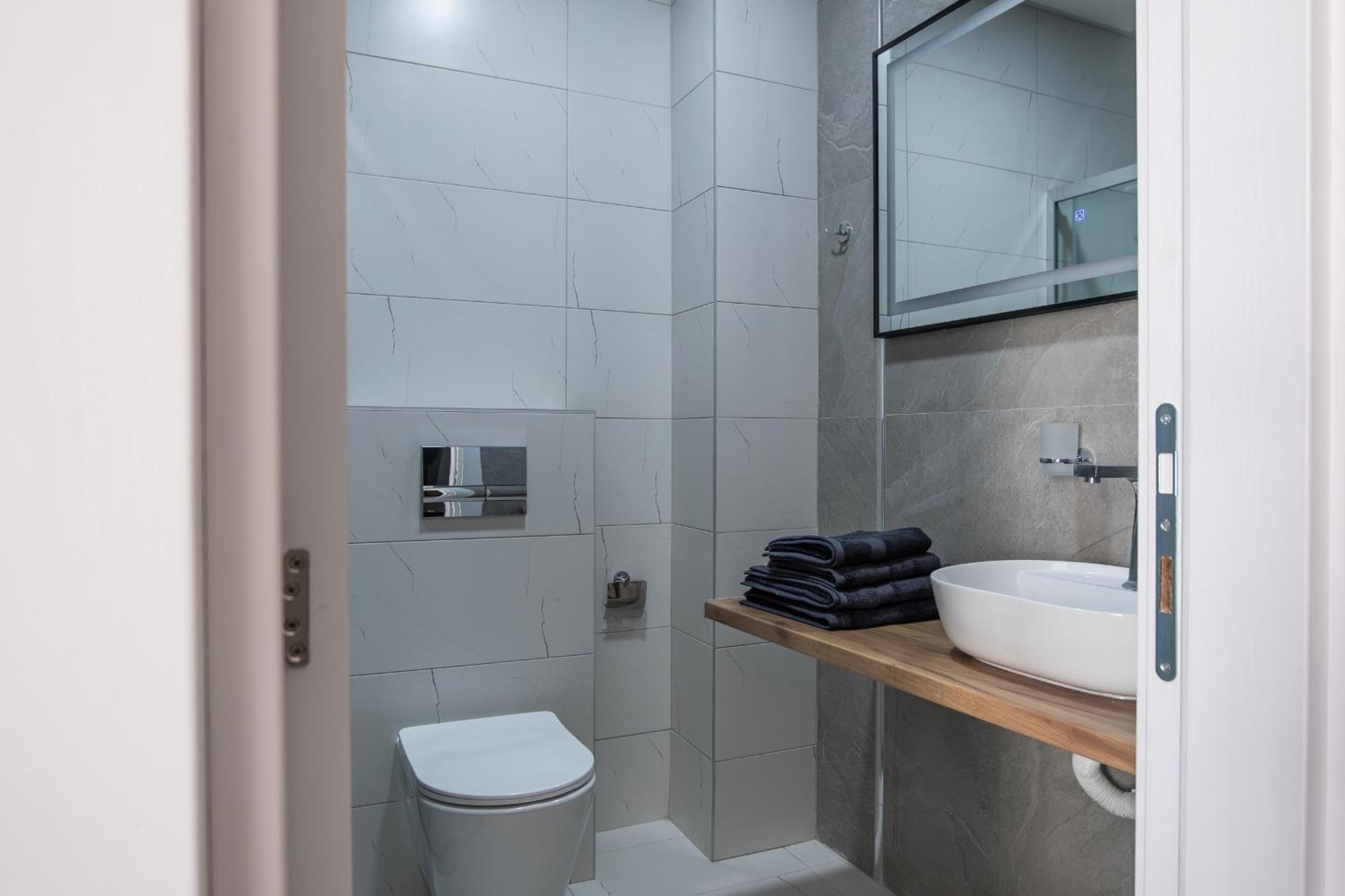 Home Art Apartments Skopje Ngoại thất bức ảnh