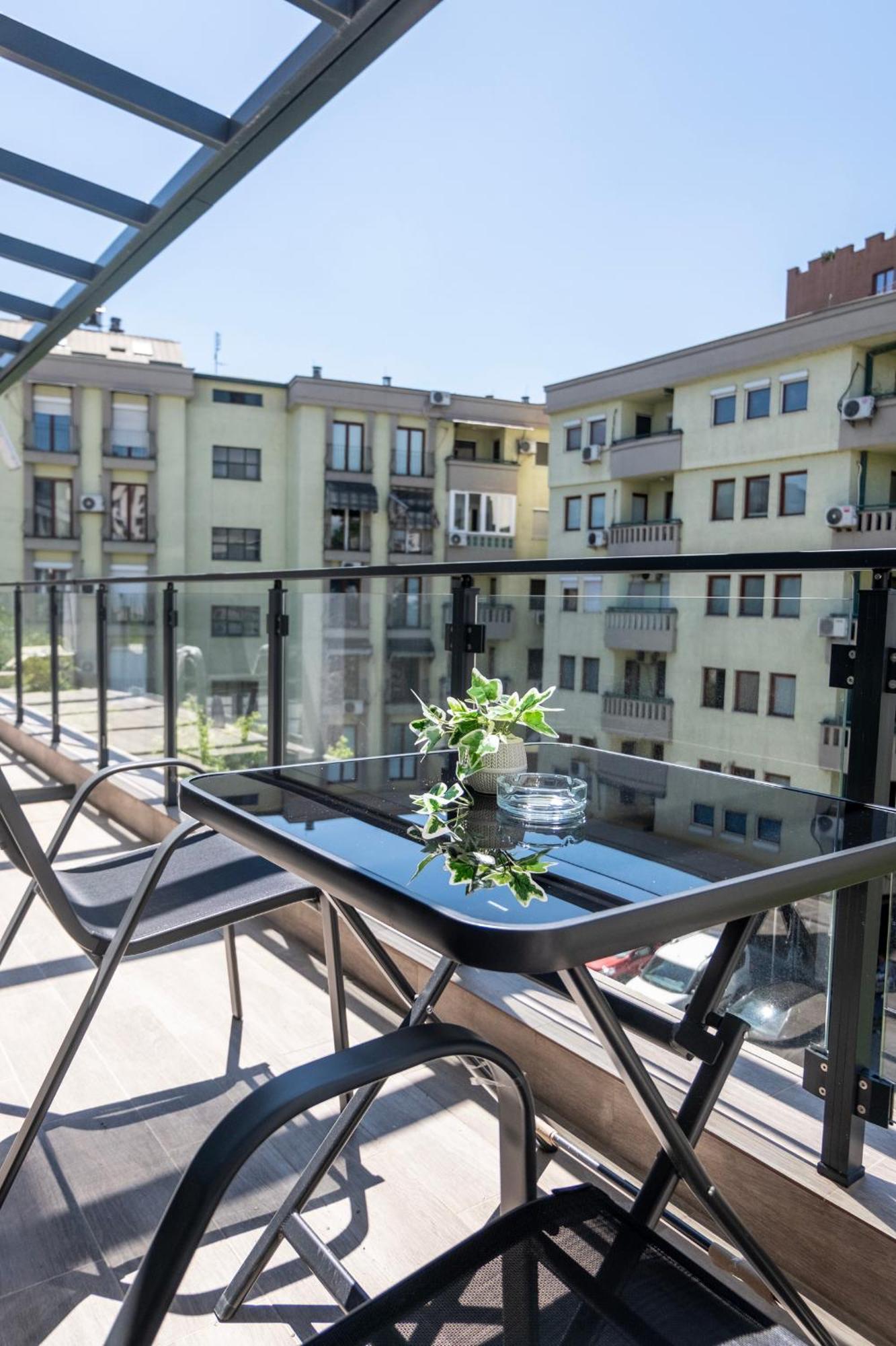 Home Art Apartments Skopje Ngoại thất bức ảnh